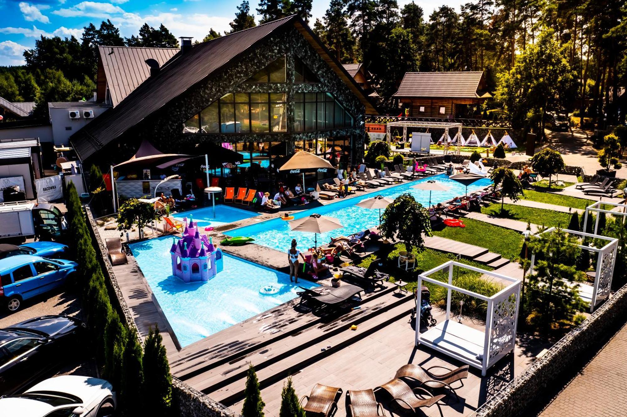 Hotel Bacowka Radawa & Spa Екстериор снимка