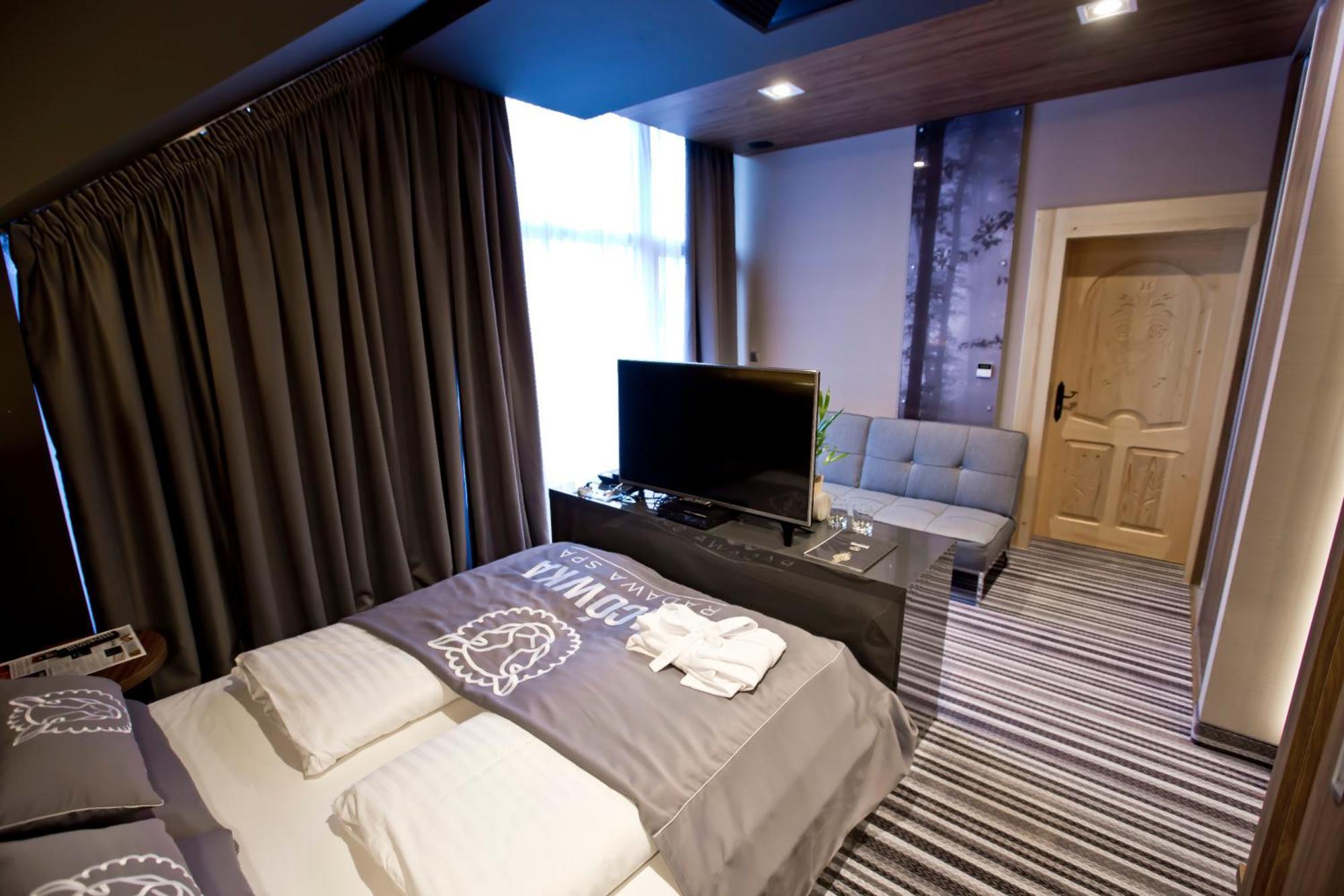 Hotel Bacowka Radawa & Spa Стая снимка